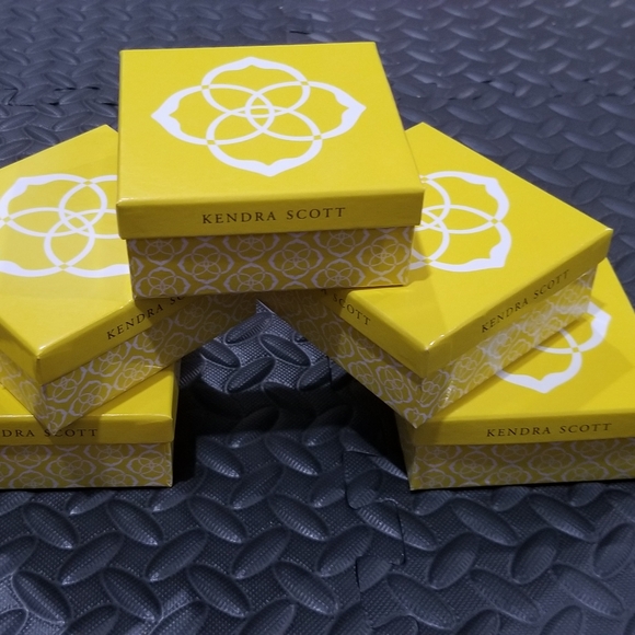 Kendra Scott Yellow White Logo Jewelry / Earrings Gift Box Bundle Padded Fit - Picture 3 of 12